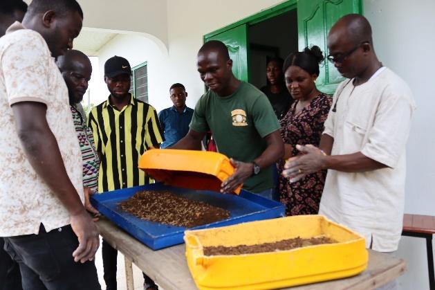 IITA AND BNARI Boost Farmers’ Capacity on Environment-Friendly Alternative Feed Technology